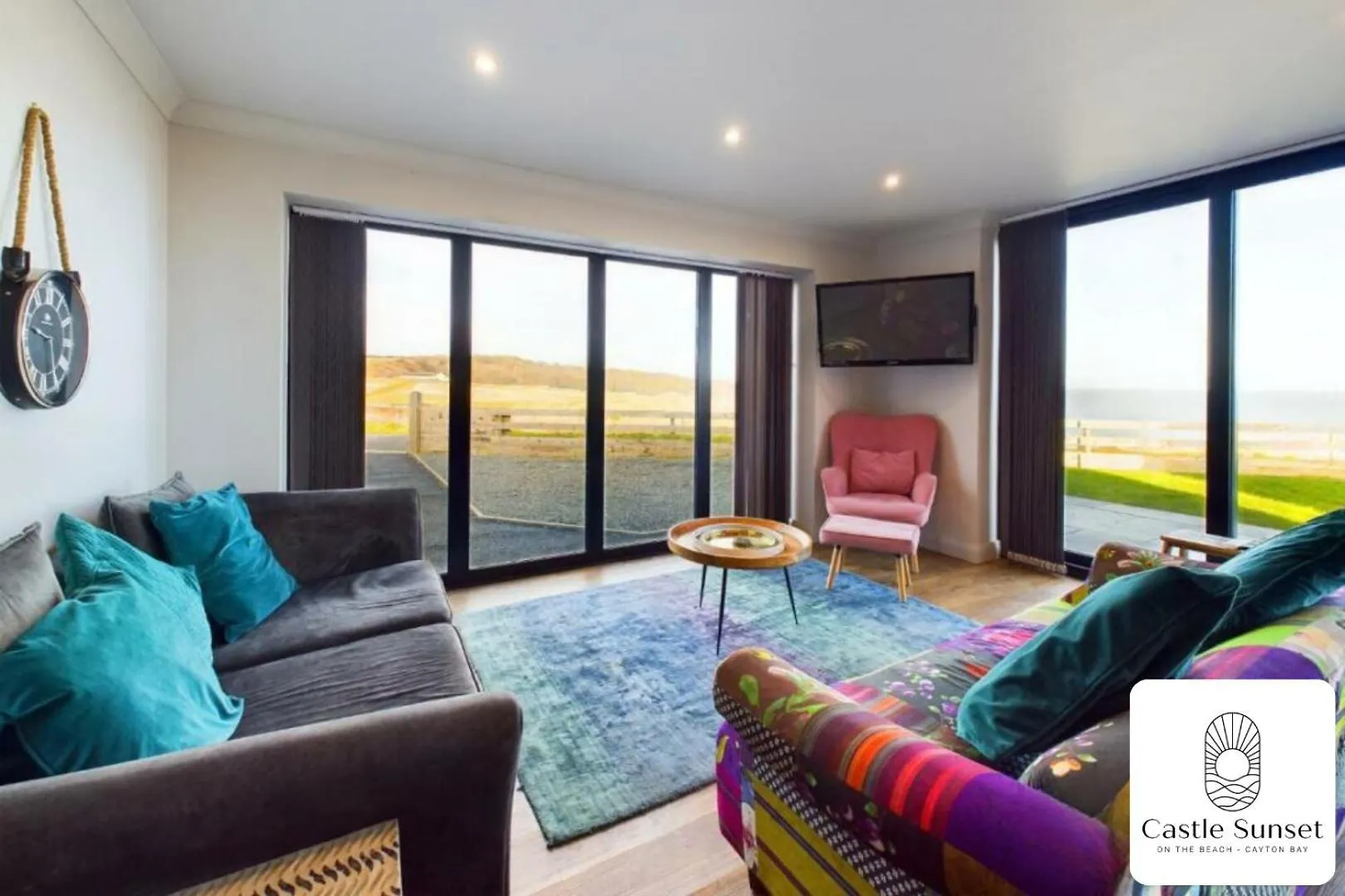 Luxury 4-Bedroom Beachfront Home With Hot Tub & Games Room Cayton Velká Británie