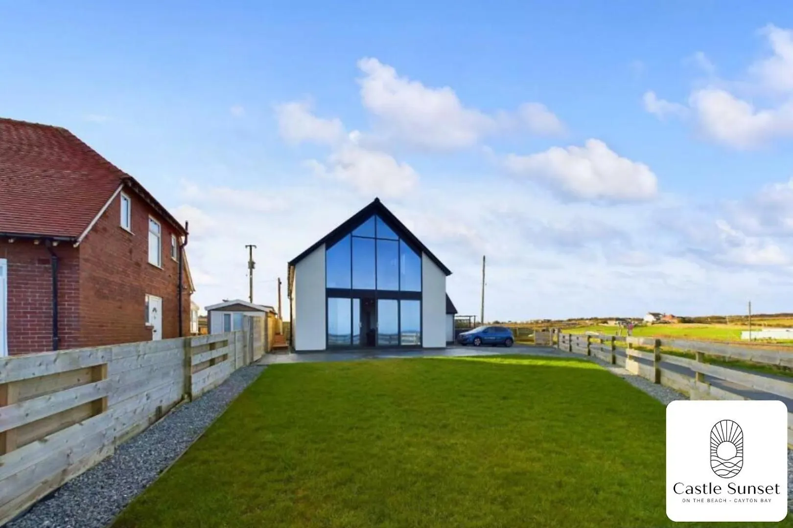 Luxury 4-Bedroom Beachfront Home With Hot Tub & Games Room Cayton