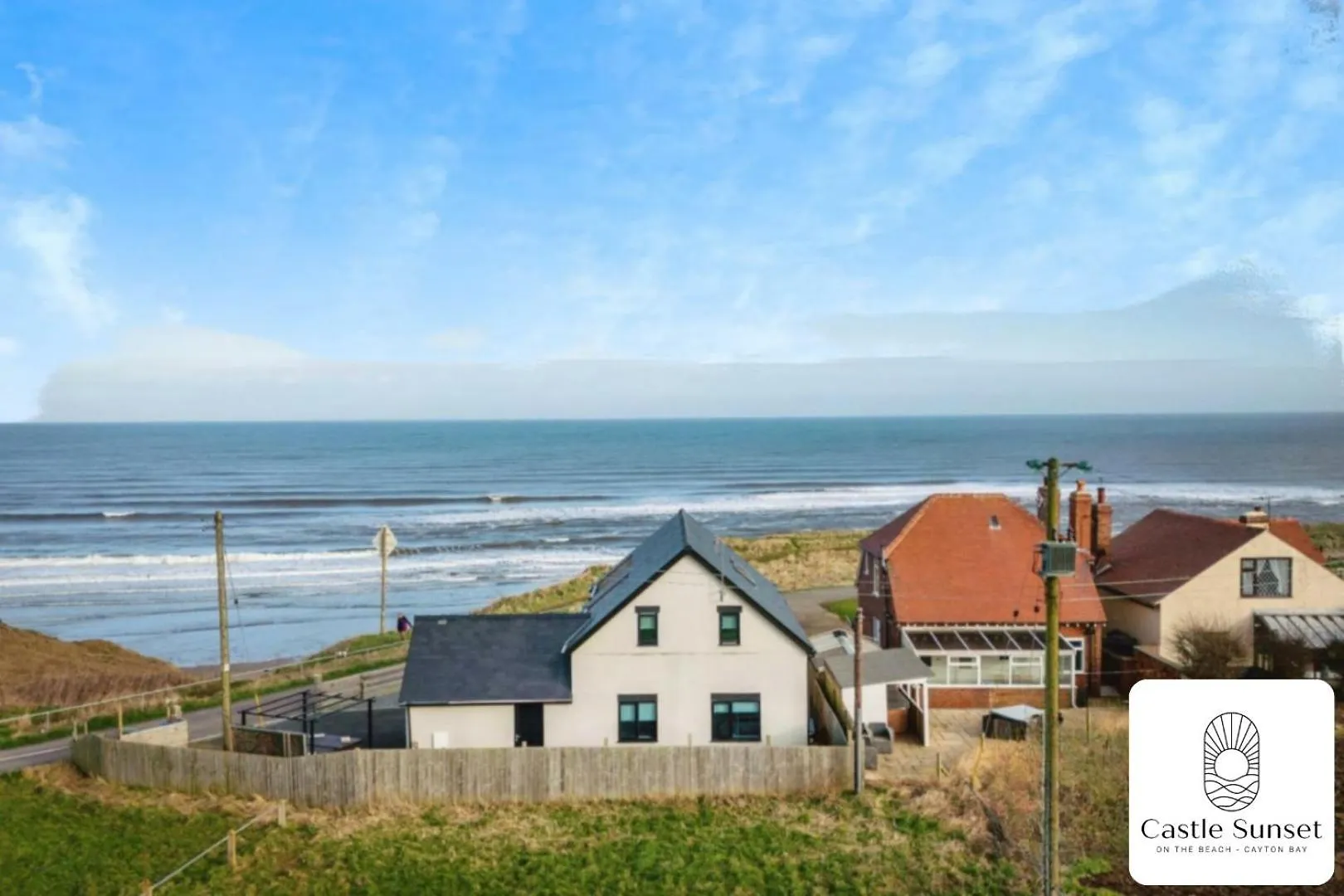 Luxury 4-Bedroom Beachfront Home With Hot Tub & Games Room Cayton