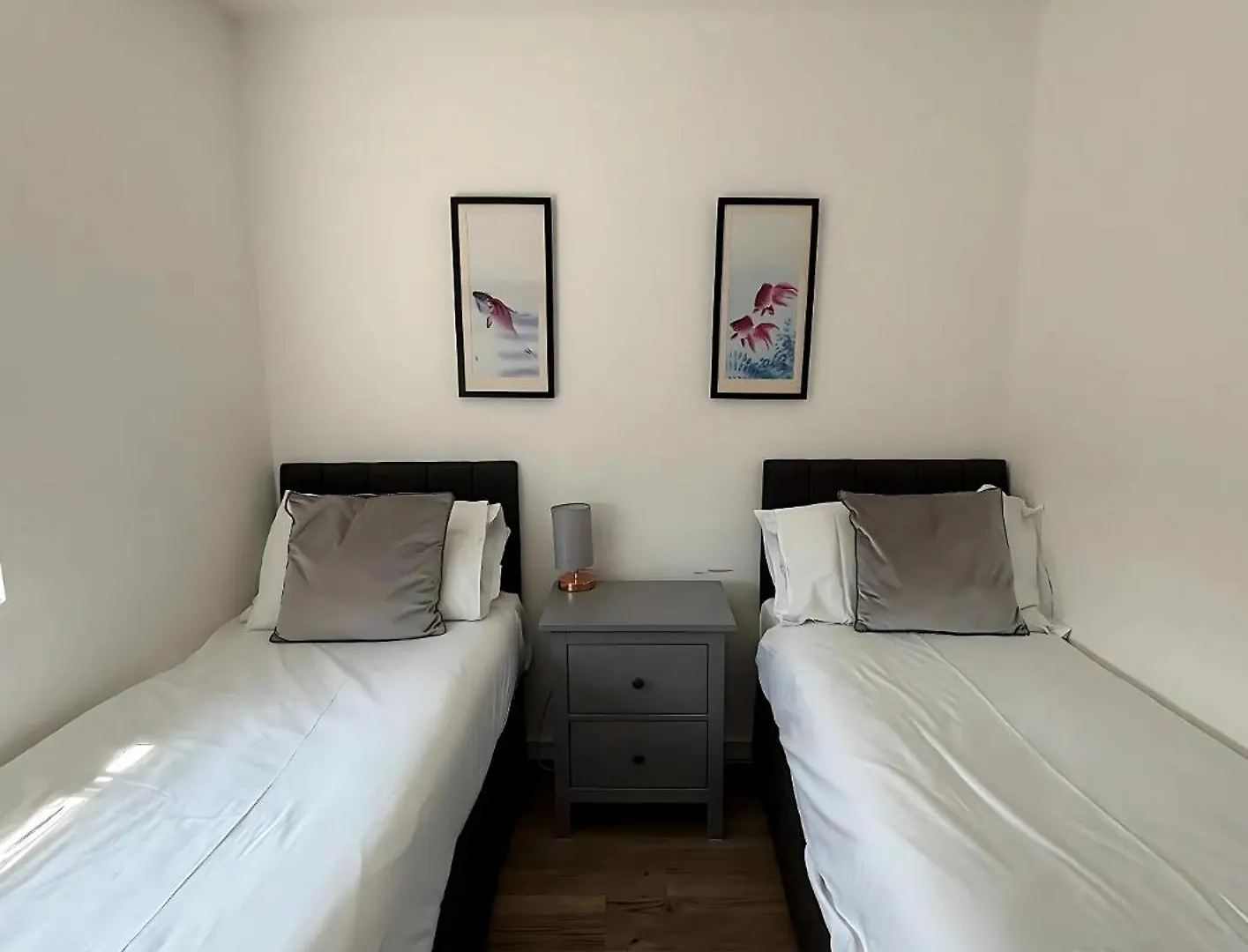 Luxury 4-Bedroom Beachfront Home With Hot Tub & Games Room Cayton